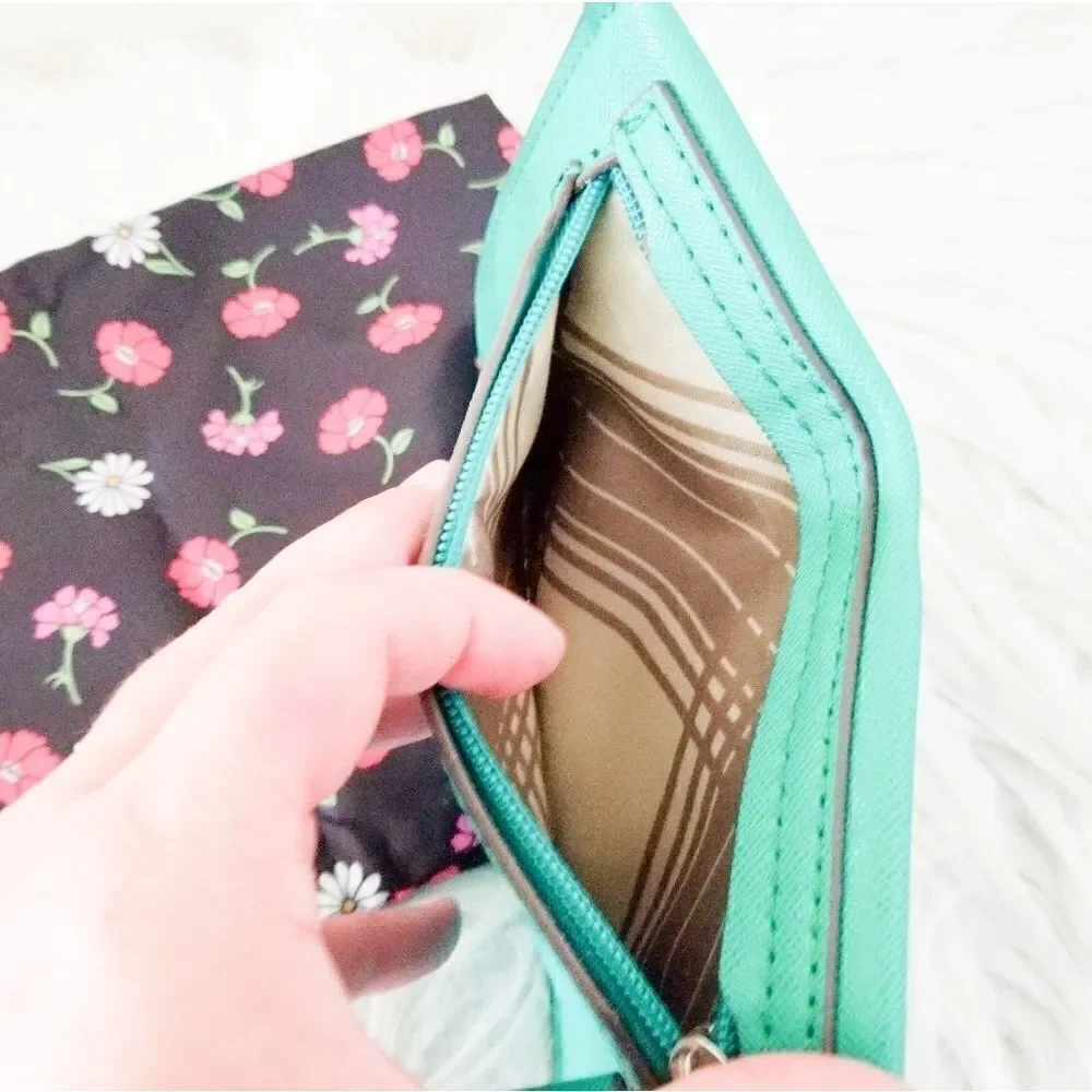 London Fog clutch with a dust bag